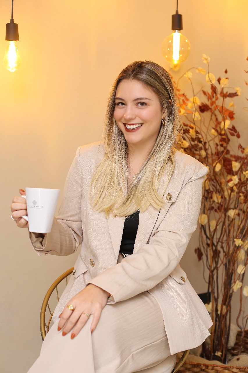 Dra. Letícia Marques